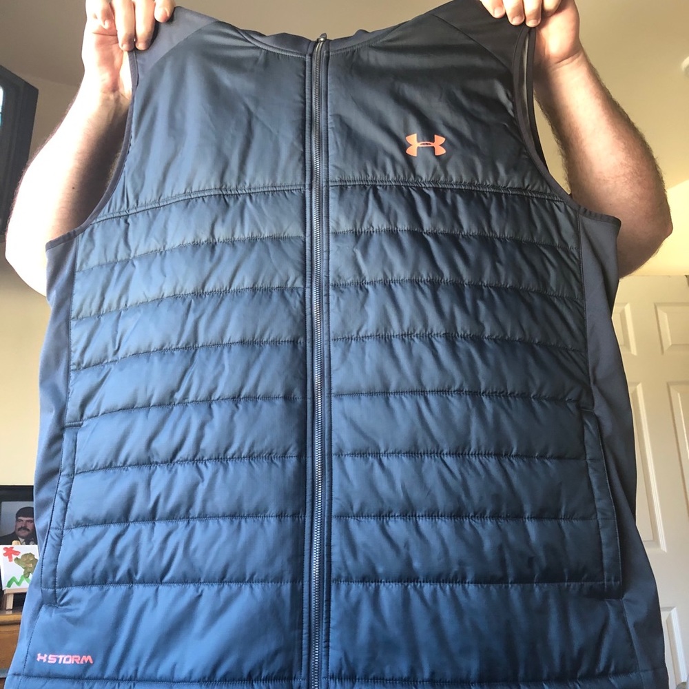 Men’s under armour vest